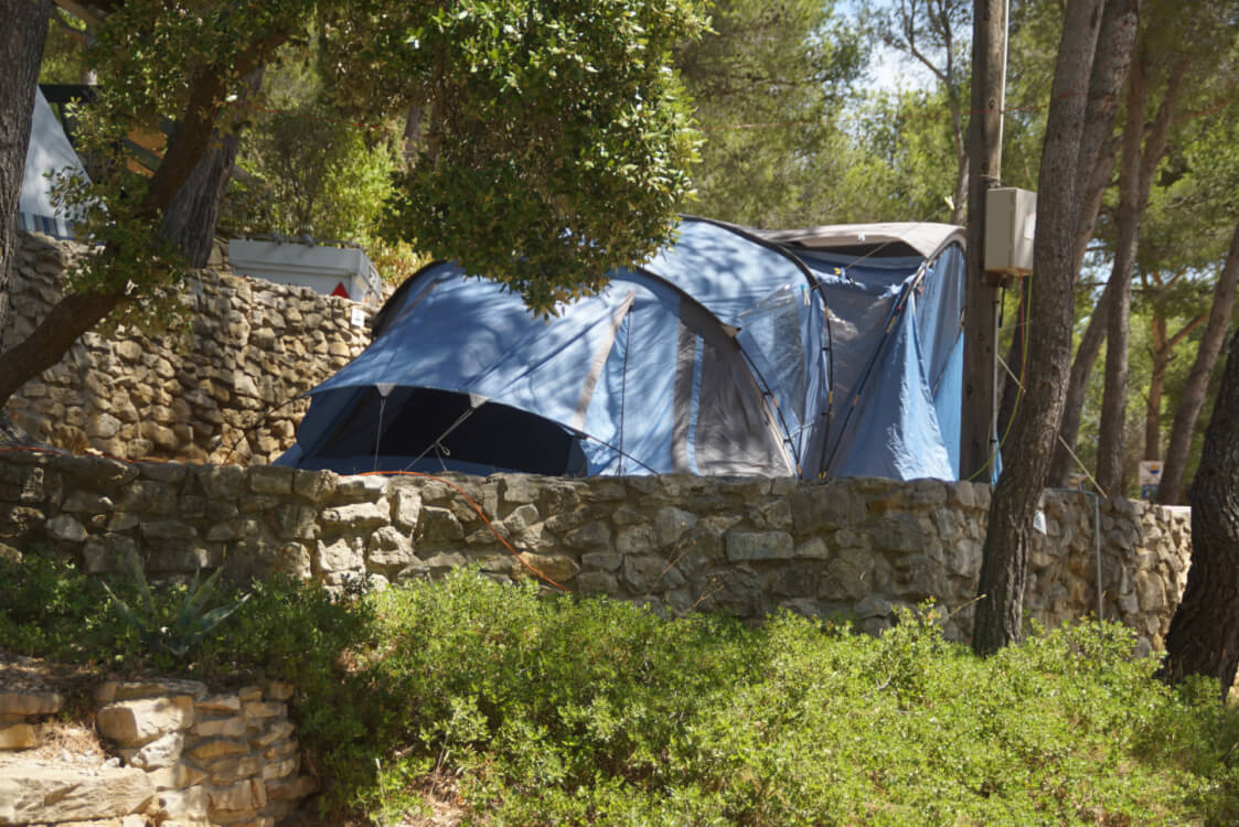 Emplacement tente au Camping 4 étoiles du Clos Sainte Thérèse