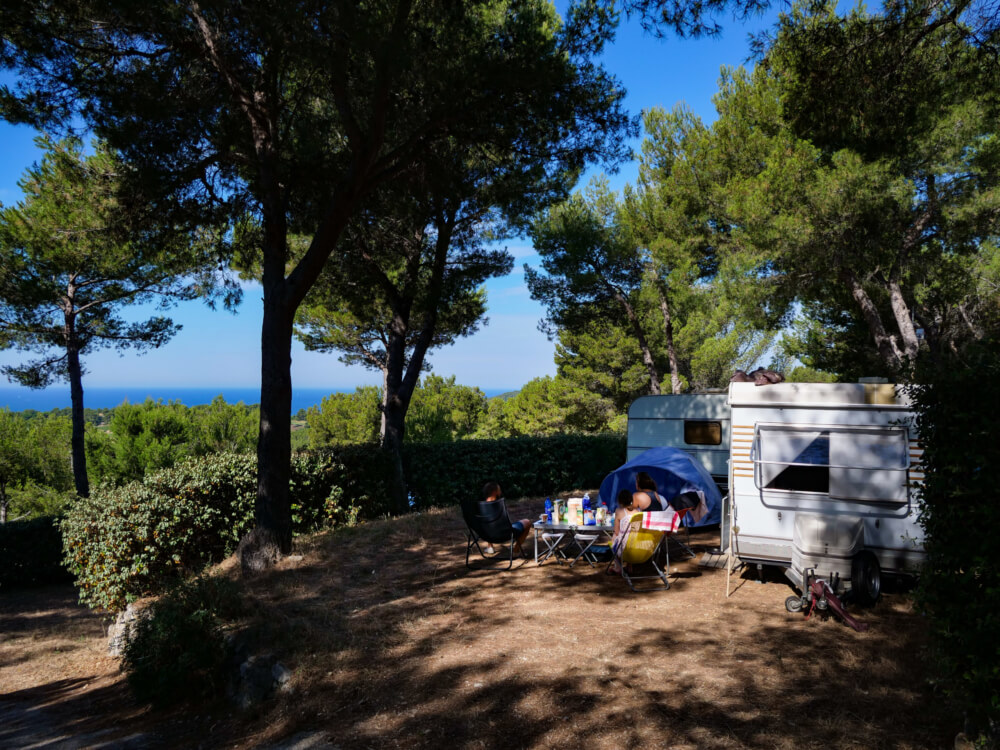 Emplacement camping car Premium 6 ampères à Saint Cyr sur Mer