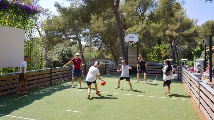 Emplacement tente 6 personnes à Saint Cyr sur Mer